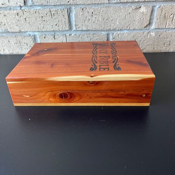 Vintage Cedar Polished Wood Holy Bible Empty Storage Box 6.5" X 9.5" - Picture 6 of 11